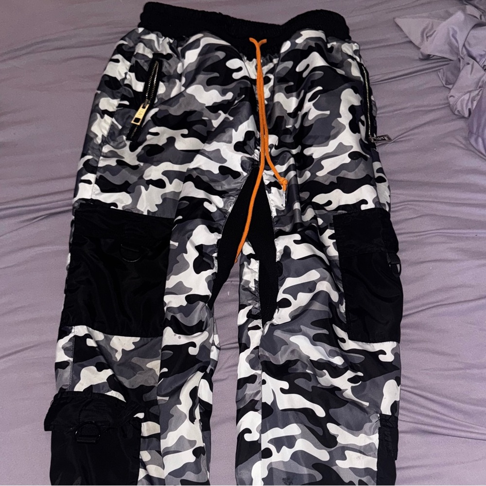 Boohoo Mens Black and Gray Camouflage Cargo Pants